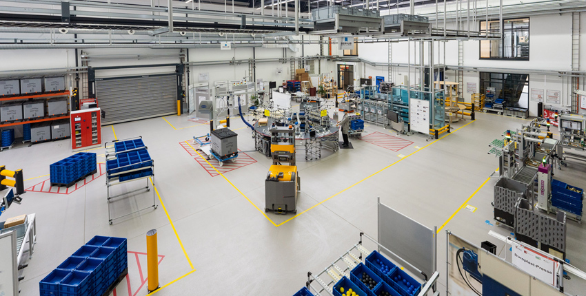 View from the platform over the training and demonstration factory of TC PULS