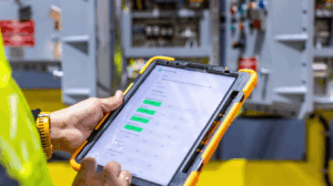 Industrielles Tablet bei Einsatz in SEC